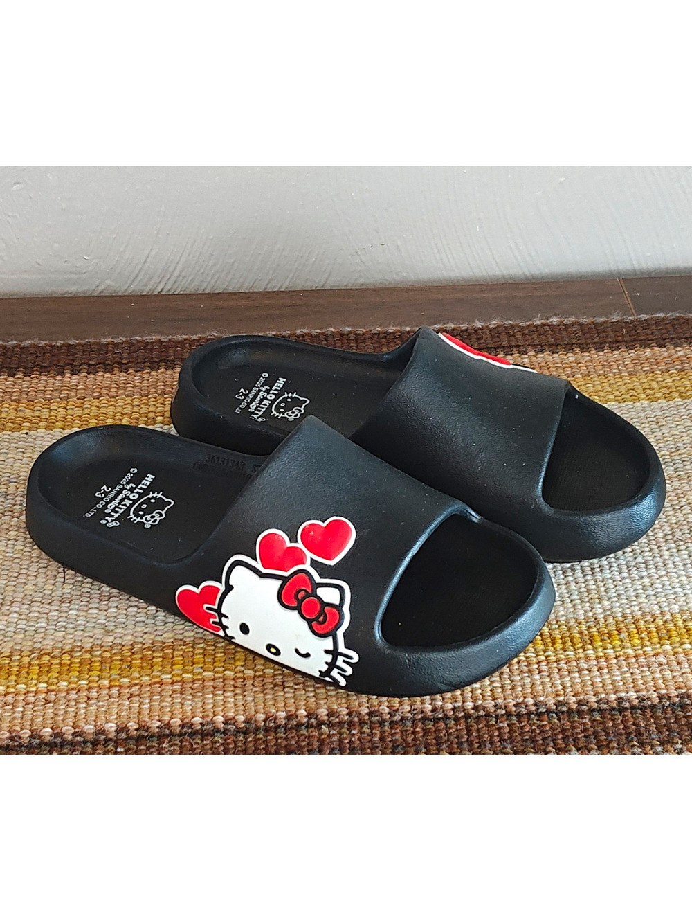 Hello Kitty Sanrio Women's Size 6 Black Slide Sandals Non-Slip Logo Casual